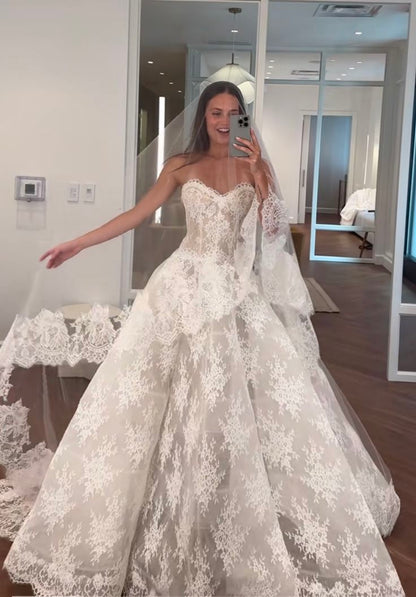Classic Bridal Dress Ball Gown Sweetheart Lace White Wedding Dresses Minimalist Bridal Gowns DP1616