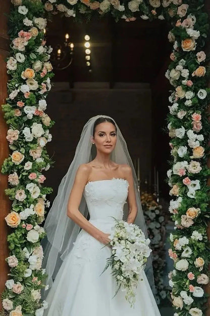 Pretty Wedding Dress Ball Gown Strapless Satin White Long Wedding Dresses Bridal Gowns DP1816