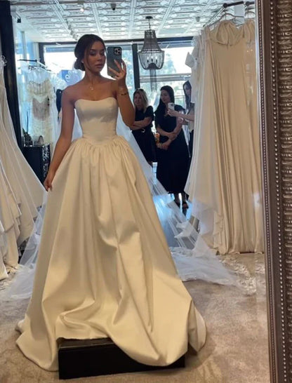 Pretty Wedding Dress Ball Gown Strapless Satin White Long Wedding Dresses Bridal Gowns DP1826