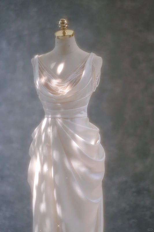 Vintage Bridal Gown Mermaid V Neck Ivory Floor Length Wedding Dresses Minimalist Bridal Gowns DP1842