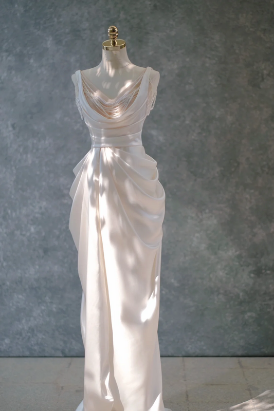 Vintage Bridal Gown Mermaid V Neck Ivory Floor Length Wedding Dresses Minimalist Bridal Gowns DP1842