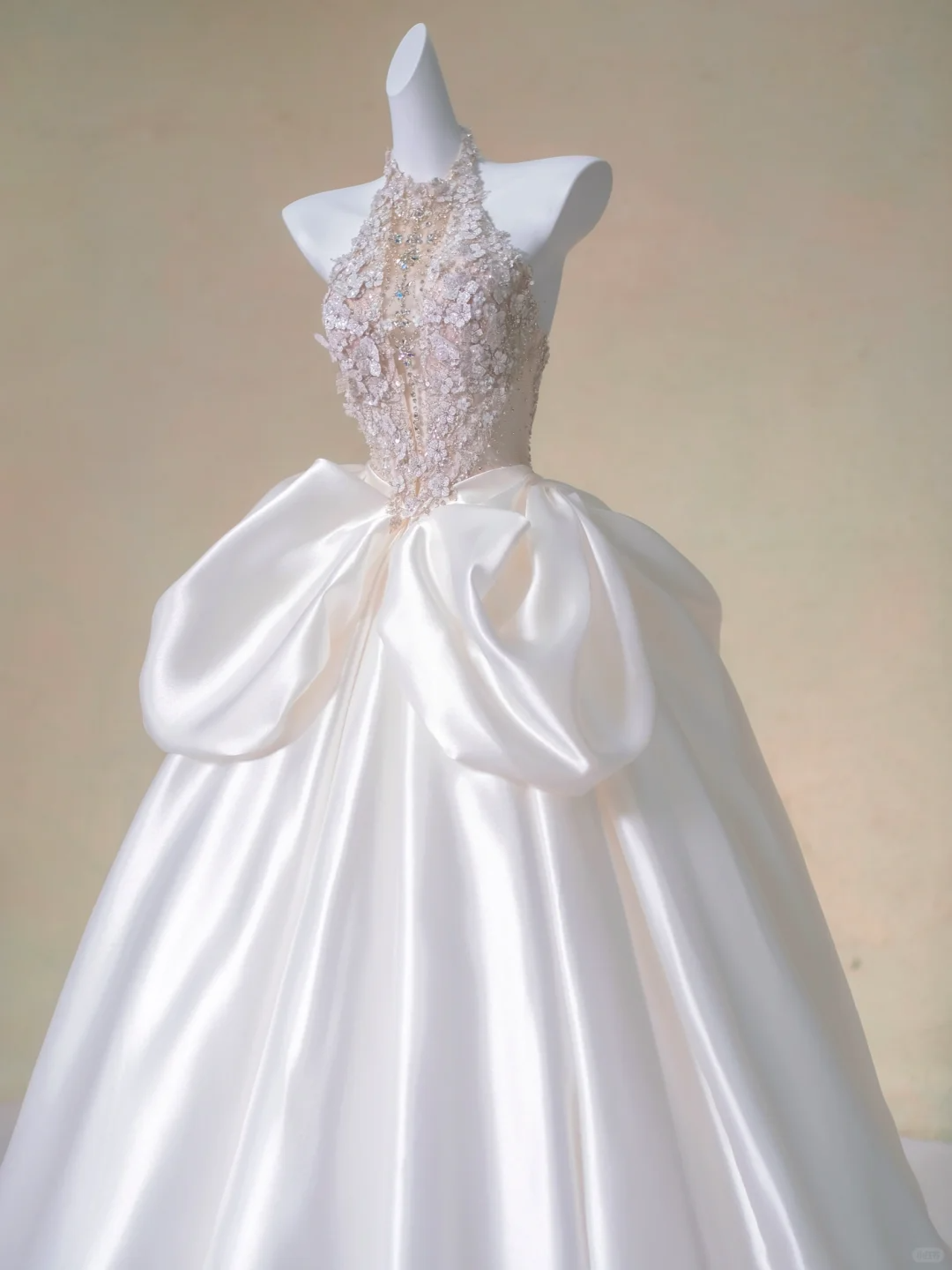 Romantic Bridal Gown Ball Gown High Neck White Lace Floral Wedding Dresses Minimalist Bridal Gowns DP1977