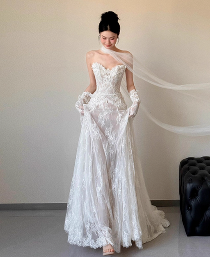 Modest A-Line Sweetheart Neck Bridal Dress White Long Wedding Dress Elegant Lace Applique Bridal Gowns DP2815