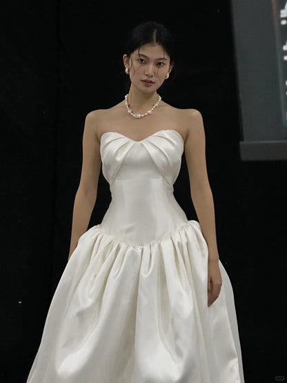 Timeless White Ball Gown Sweetheart Neck Wedding Dress Satin Elegant Bridal Gown DP2887