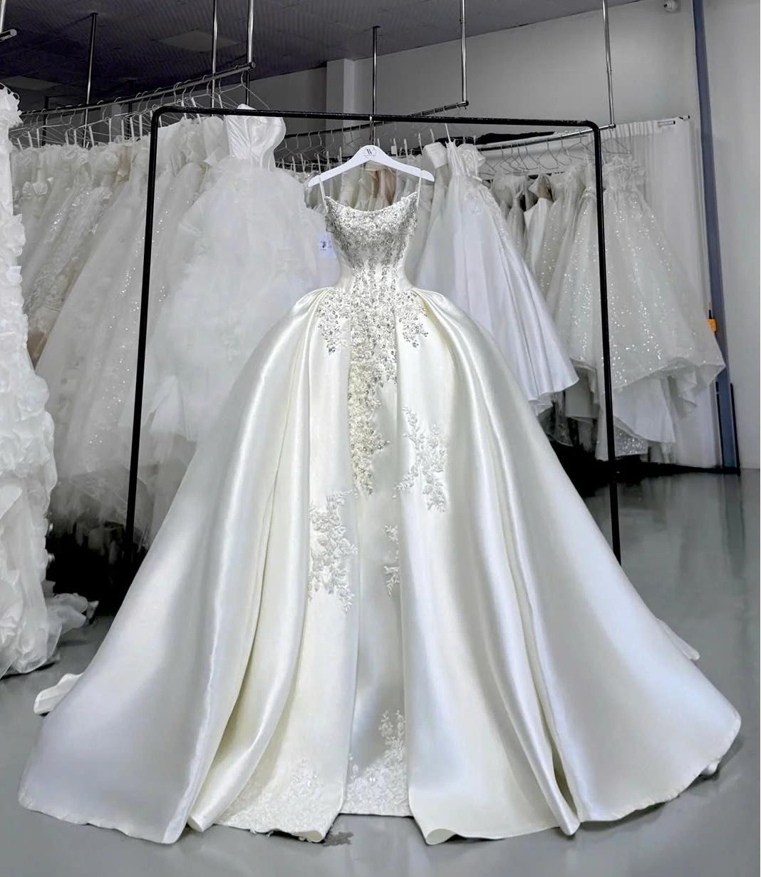Modest Strapless Luxury Wedding Dresses White Ball Gown Beaded Applique Sleeveless Bridal Gowns DP2984