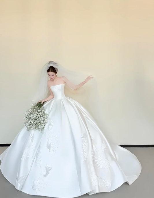 Timeless Strapless Luxury Wedding Dresses White Ball Gown Satin Applique Train Bridal Gowns DP2988