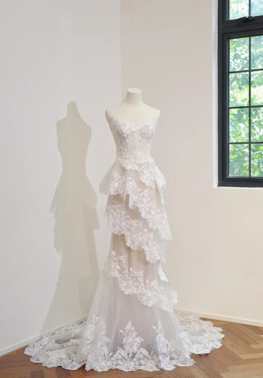 Modest Sweetheart Neck Sheath Wedding Dresses Lace Applique Ivory Bridal Gowns DP3225