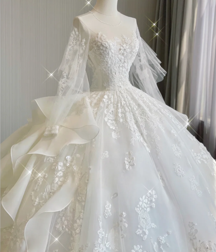 Unique Ball Gown Scoop Neckline Lace Long Sleeves White Wedding Dresses Brides Dress DP419