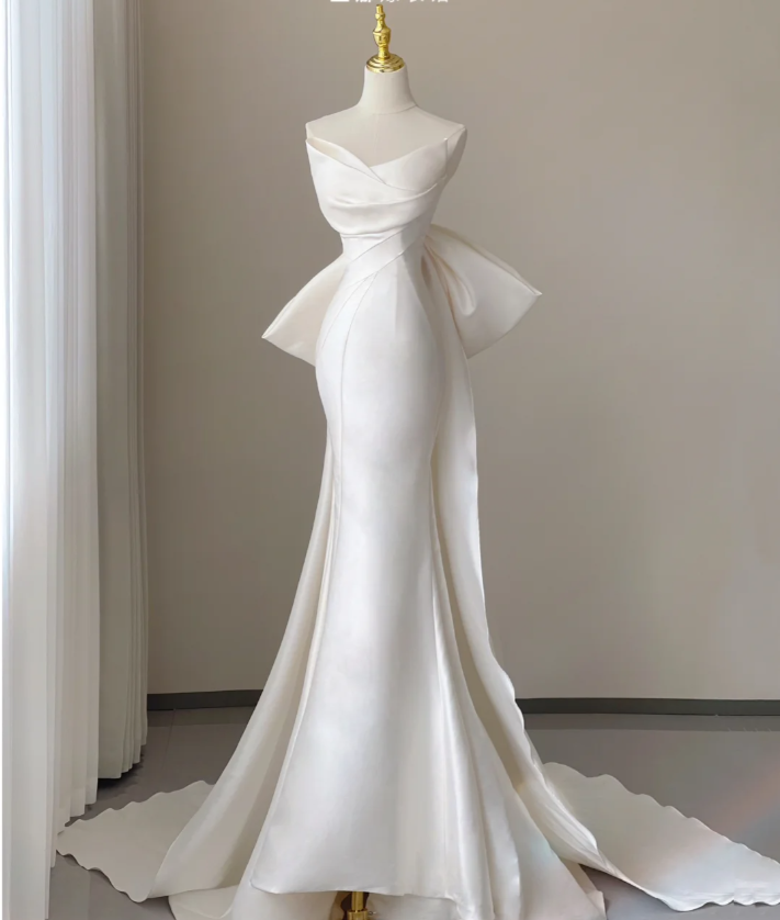 Classy Elegant Mermaid Sweetheart White Satin Wedding Dresses Brides Dress DP447