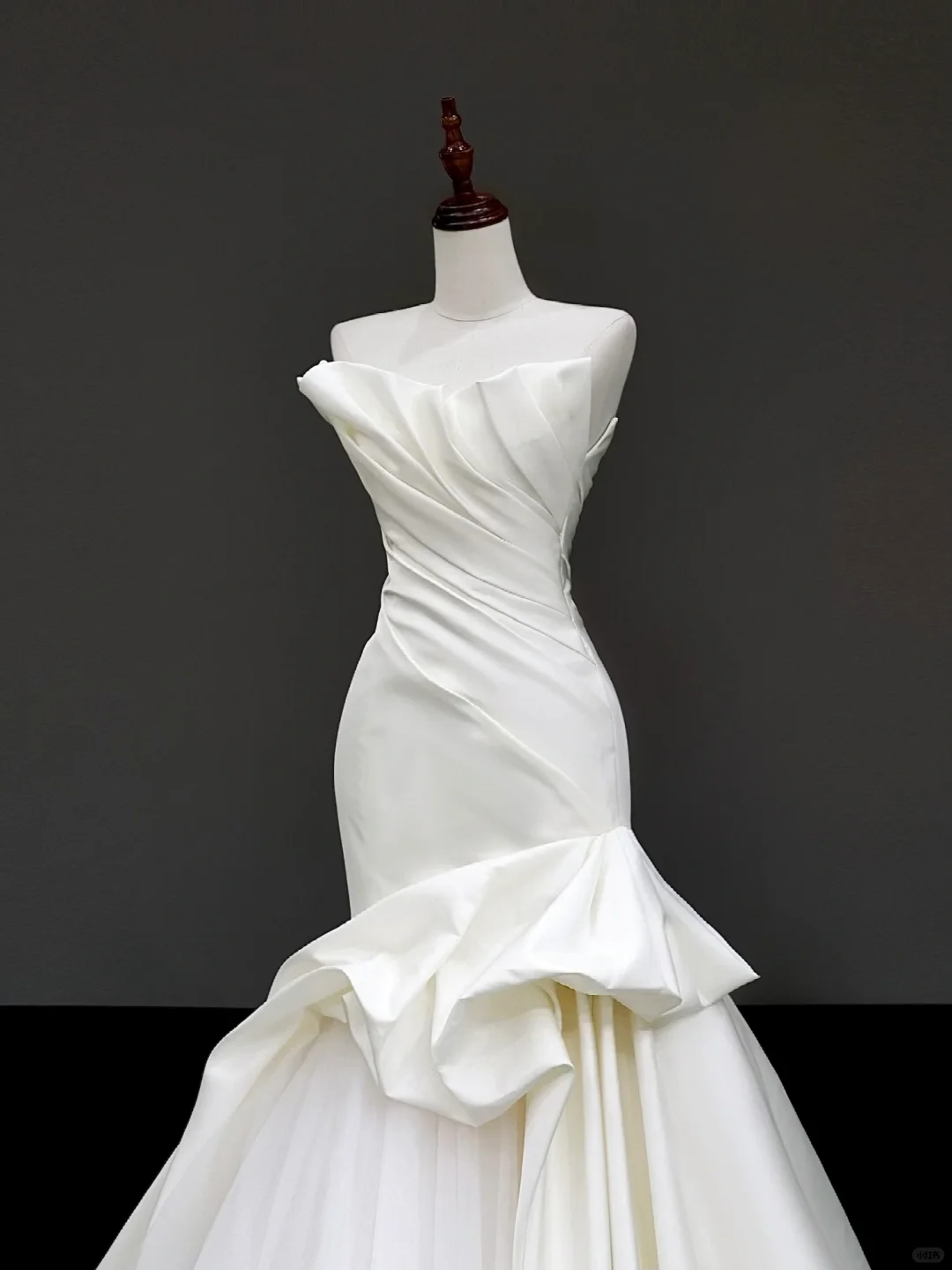 Simple Bridal Gown Mermaid Strapless Satin White Wedding Dresses Minimalist Bridal Gowns DP870