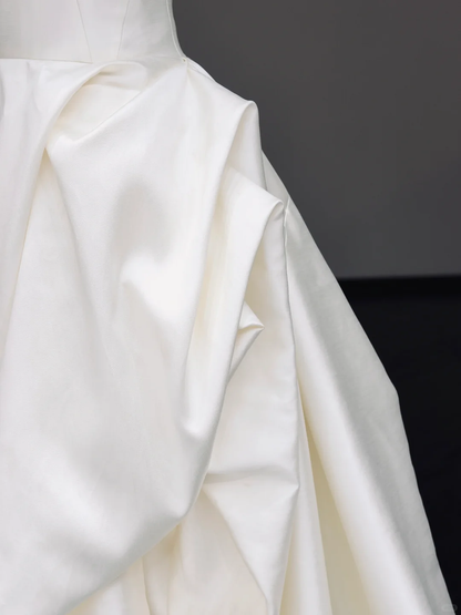 Timeless Bridal Gown Ball Gown Strapless White Satin Wedding Dresses Bridal Gowns DP831