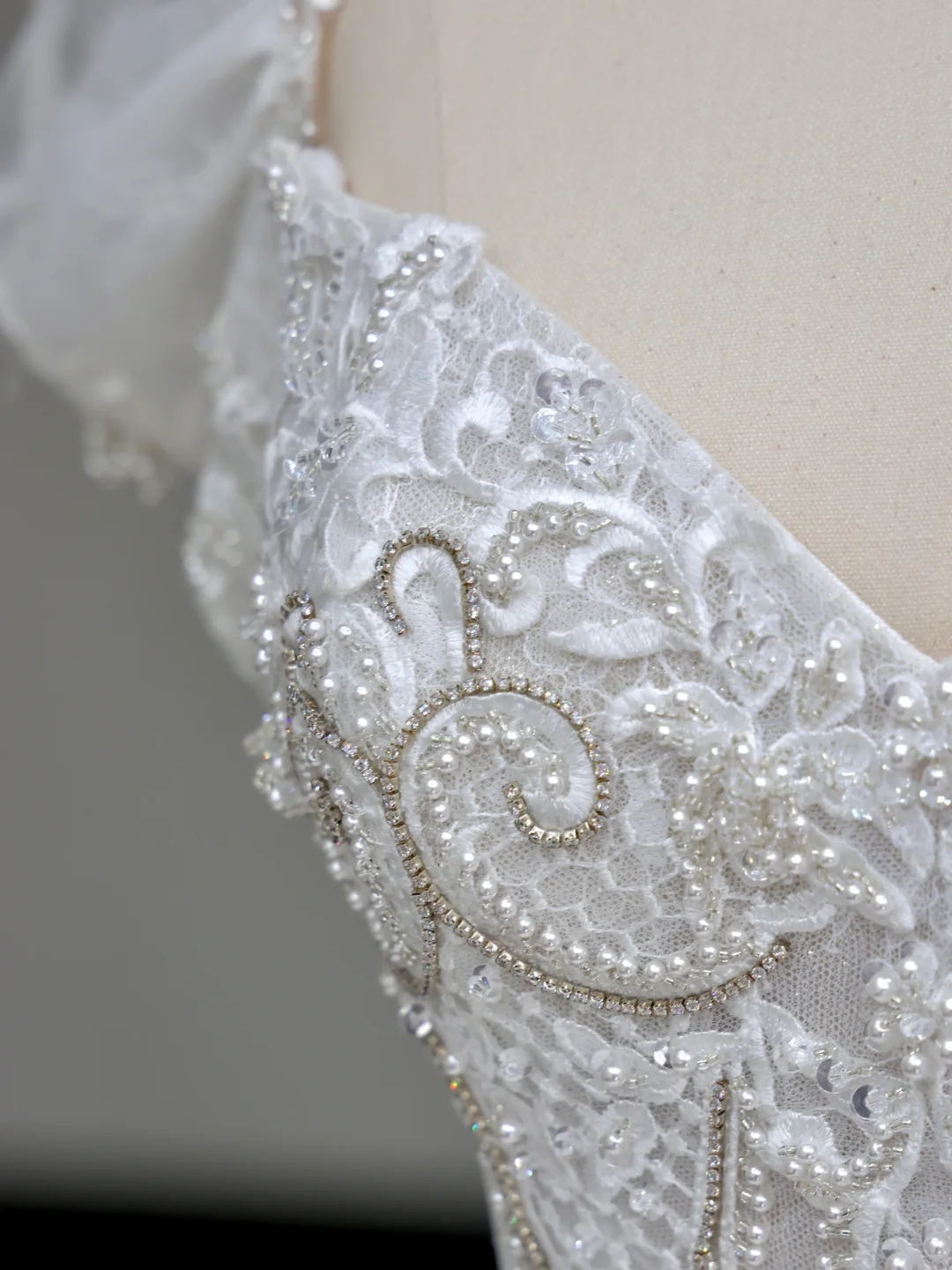 Princess Bridal Gown Ball Gown Sweetheart Lace White Beads Wedding Dresses With Sleeves Bridal Gowns DP872