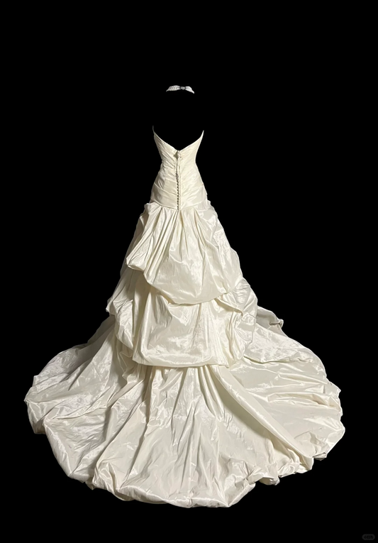 Pretty Wedding Dress Ball Gown Halter Ivory Satin Ruffles Long Wedding Dresses Bridal Gowns DP922