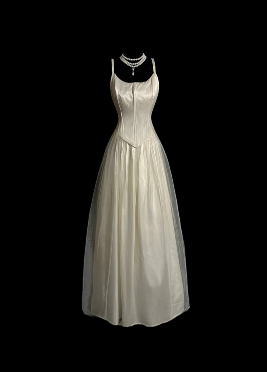 Pretty Wedding Dress Ball Gown Spaghetti Straps Ivory Tulle Long Wedding Dresses Bridal Gowns DP924