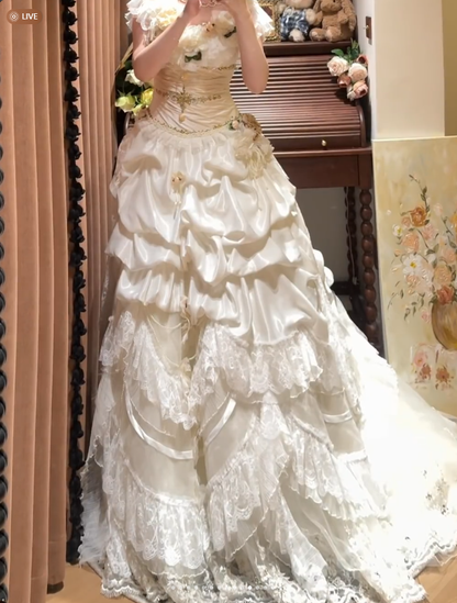 Retro White Satin Lace Layered Long Wedding Dress Formal Bridal Gowns With Flowers D2038