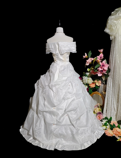 Vintage White Ball Gown Off The Shoulder Satin Pleated Appliques Beaded Birthday Quinceanera Dress D2356