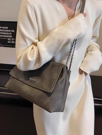 Commuter bag women's large capacity autumn and winter new fashion niche chain shoulder messenger bag ED0100