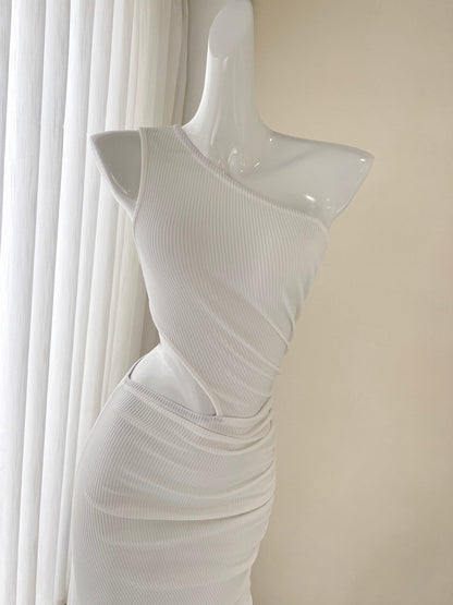 sleeveless dress with ruffled slits HZ1024
