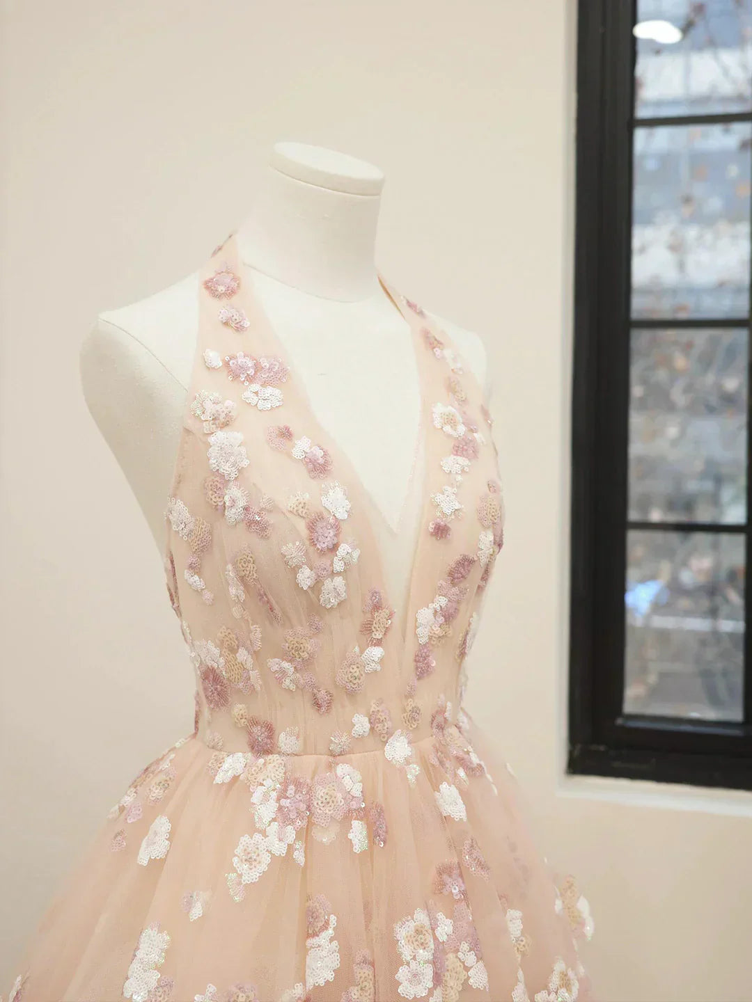 V-Neck Tulle Sequins Short Prom Dress, Cute A Line Backless Homecoming Dress HZ1024