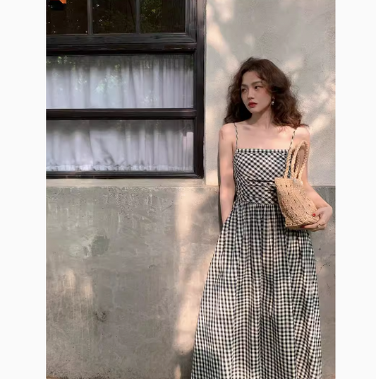 and white plaid suspender dress with slim waist and French retro temperament medium-length skirt HZ1024