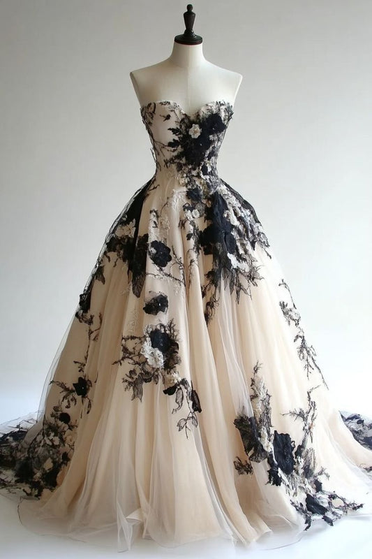 Light Champagne A-line Sweetheart Neckline Tulle Applique Wedding Dress, Vintage Long Evening Gown ED01330