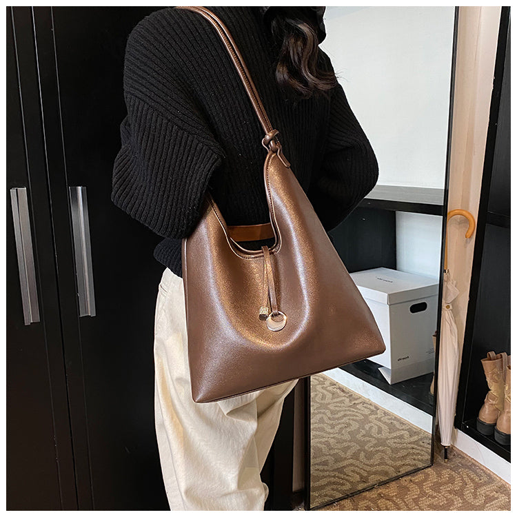 Versatile retro shoulder bag casual bucket bag ED01433