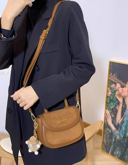 autumn and winter niche design saddle bag retro versatile hand-held shoulder messenger bag HZ1024