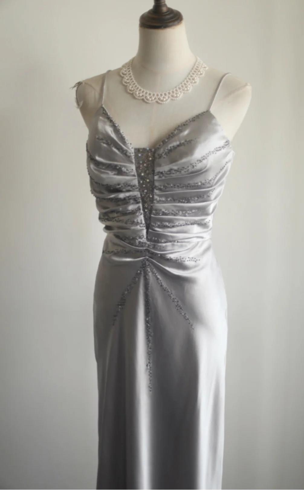 Meimaid Satin Spaghetti Straps Beaded Long Prom Dress Sweetheart Neckline Formal Evening Dress HZ1024