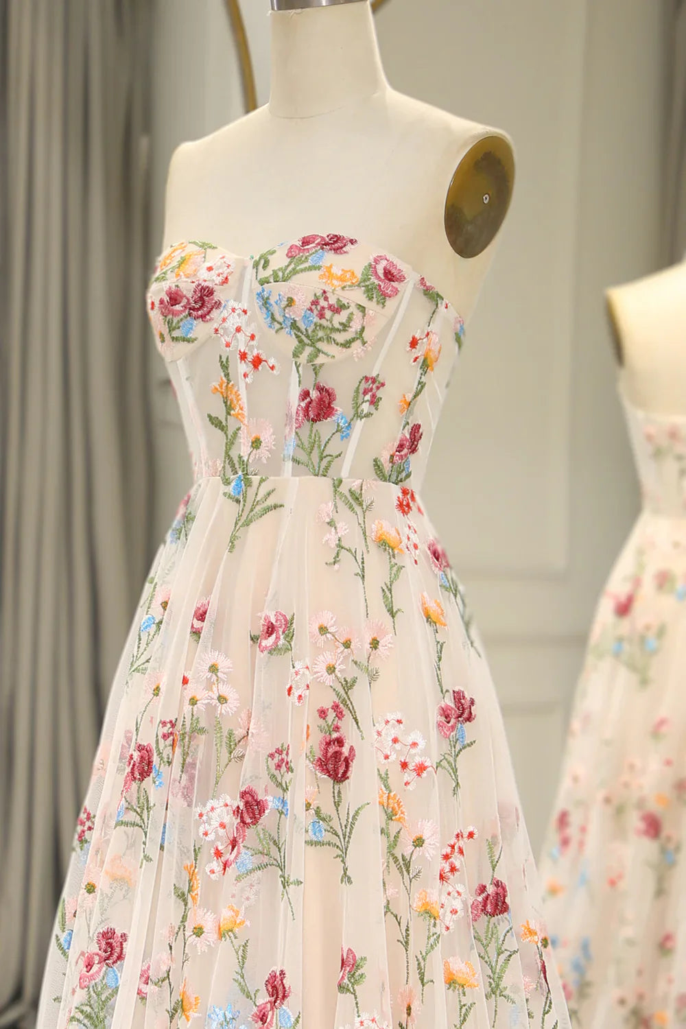 Sweet 16 __ Strapless A-line Floral Prom Dress &Wedding Dress- __ Gorgeous Embroidery Applique & Tulle Evening for Birthday, Graduation ED01914