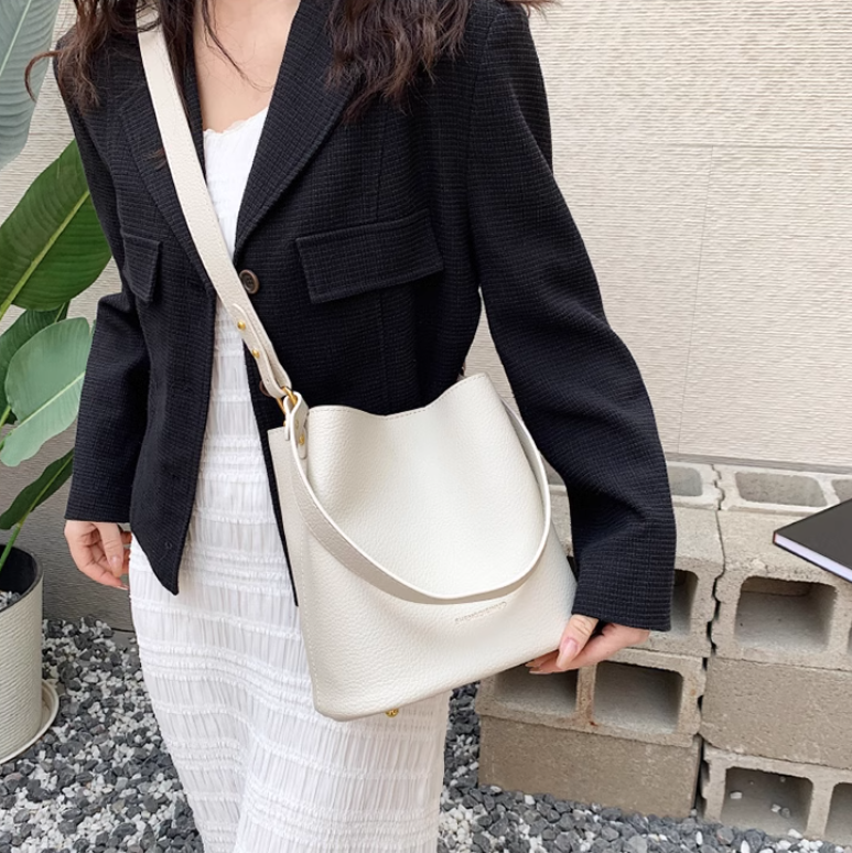 Simple soft leather commuter bucket bag ED0198