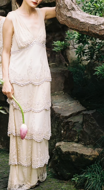 Pearl White V-neck Chiffon Beaded Evening Dresses Simple Wedding Guest Dresses with Embroidered Appliques HZ1024