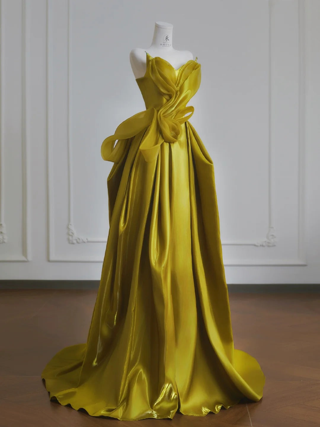 Chic Yellow Satin Sweetheart Neck A-Line Sweet 16 Dress Gorgeous Formal Evening Gowns ED02189