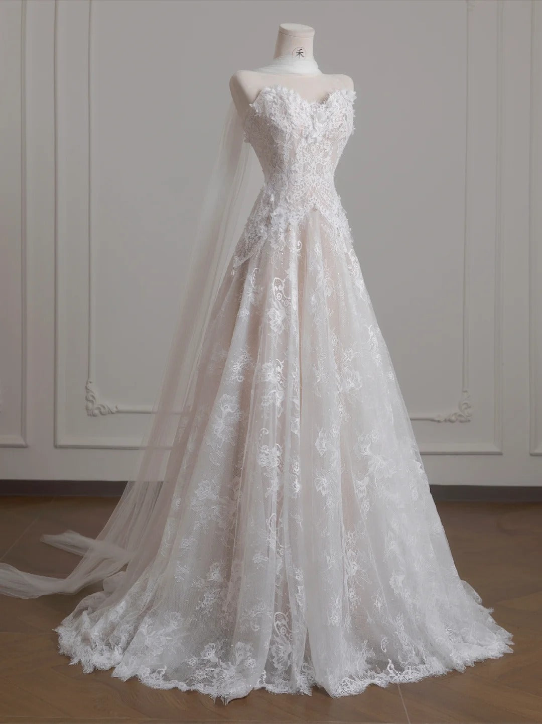 White Strapless Tulle Lace Vintage Wedding Dress Gorgeous A-Line Long Prom Dresses ED02191