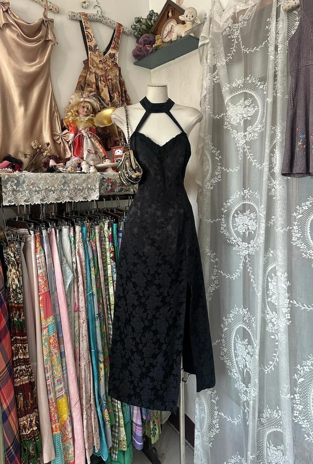 Stunning Black Halter Neck Jacquard Velvet A-Line Backless Party Dresses ED02319