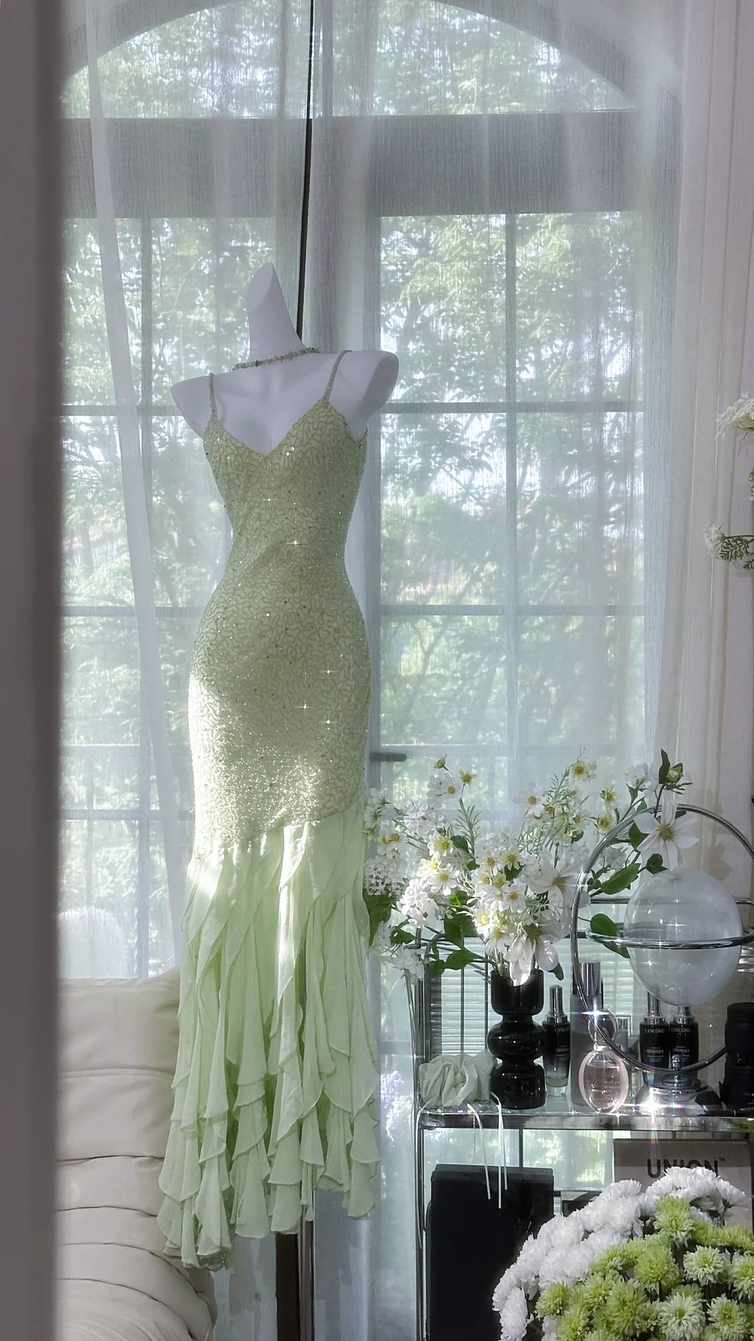 Light Sage Green Spaghetti Straps Chiffon Mermaid Sequins Long Prom Dresses Vintage Open Back Evening Gowns HZ1024