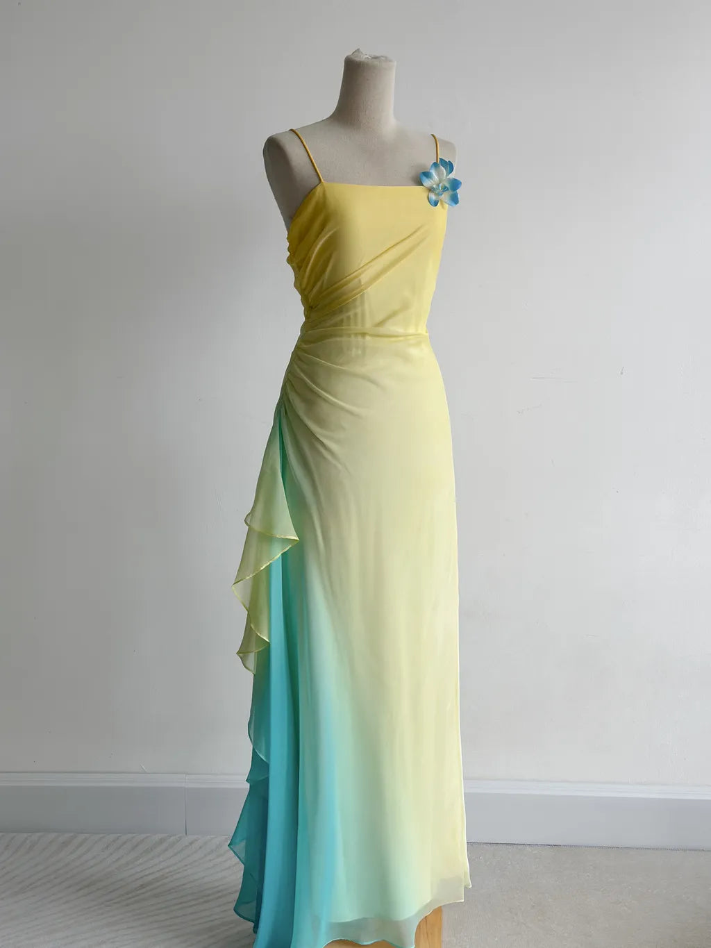 Fairytale Butter Yellow Spaghetti Strap Sheath Chiffon Prom Dresses Vintage Evening Gowns ED02416