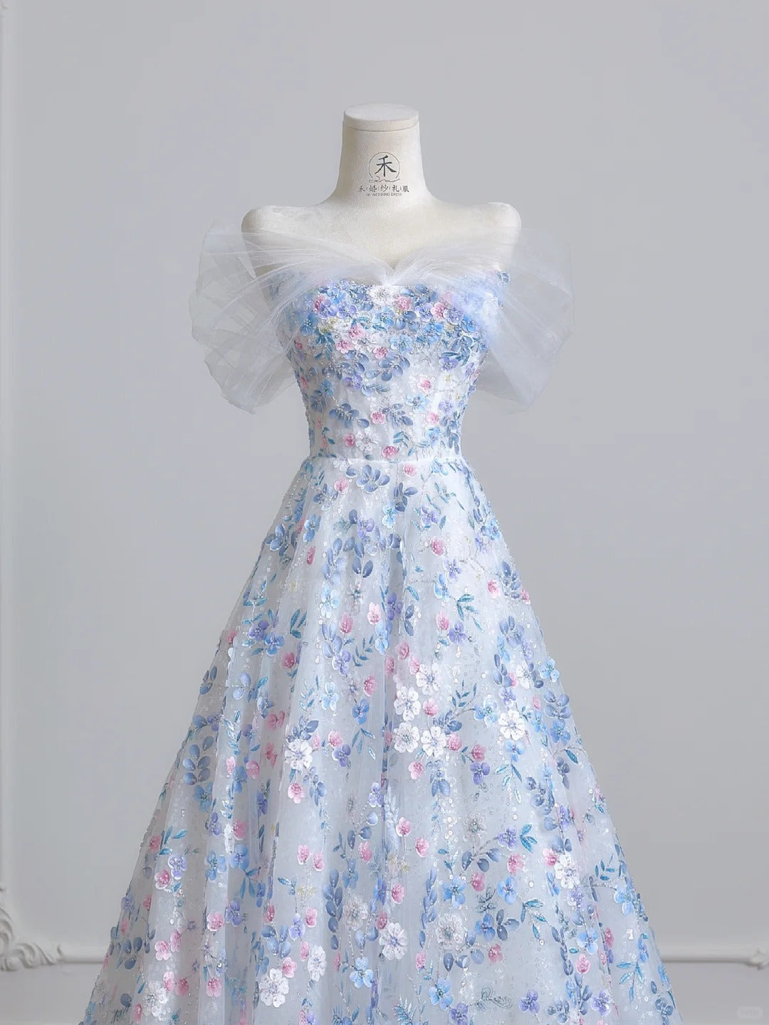 White Off-the-shoulder A-Line Tulle Long Prom Dresses Elegant Wedding Dress with Appliques HZ1024