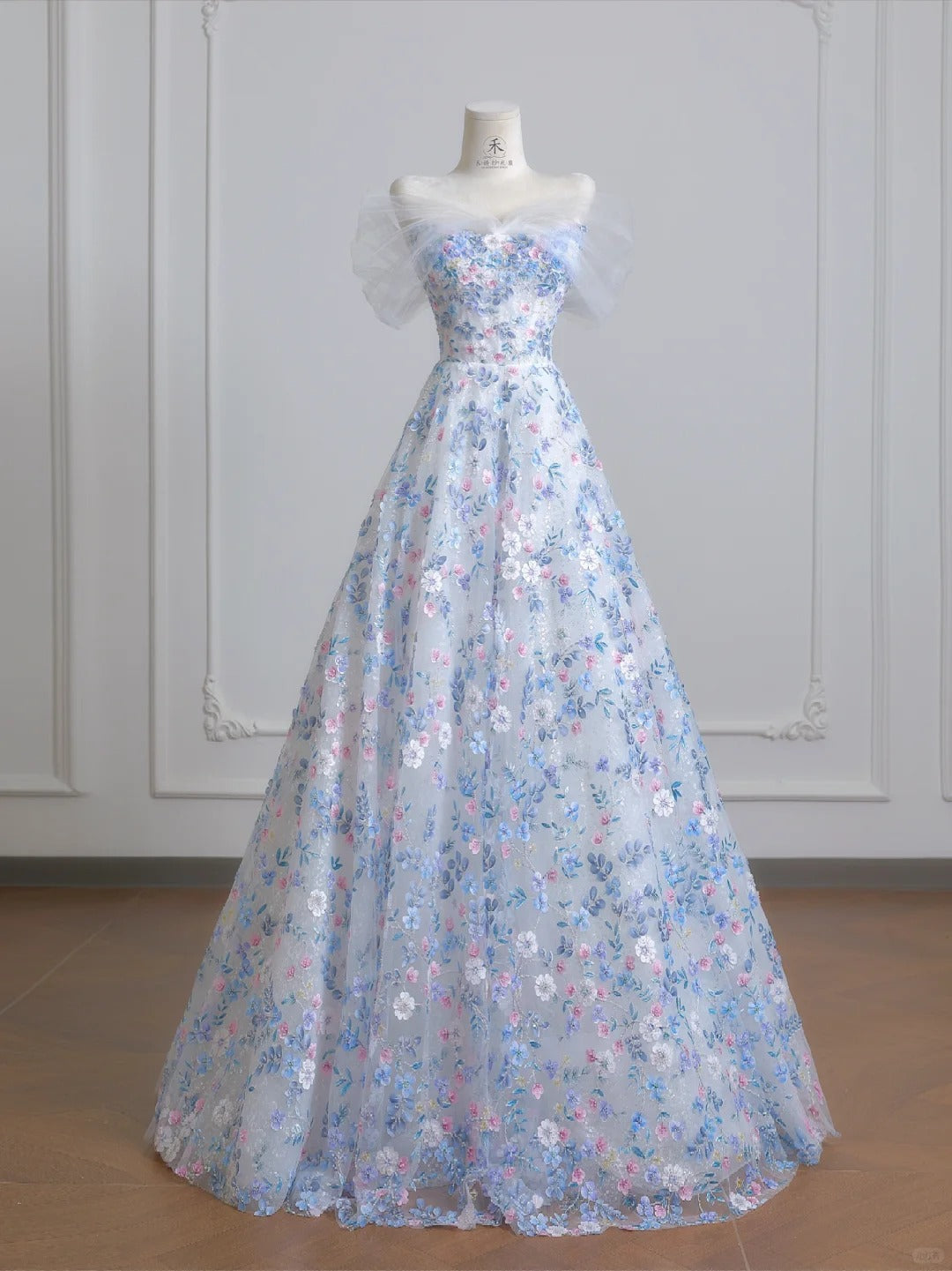White Off-the-shoulder A-Line Tulle Long Prom Dresses Elegant Wedding Dress with Appliques HZ1024