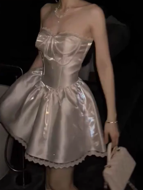 White Strapless A-Line Satin Short Prom Dresses Homecoming Dresses with Pearls HZ1024