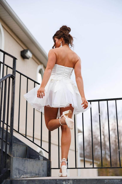 White Strapless A-Line Tulle Beaded Short Prom Dresses Homecoming Dresses HZ1024