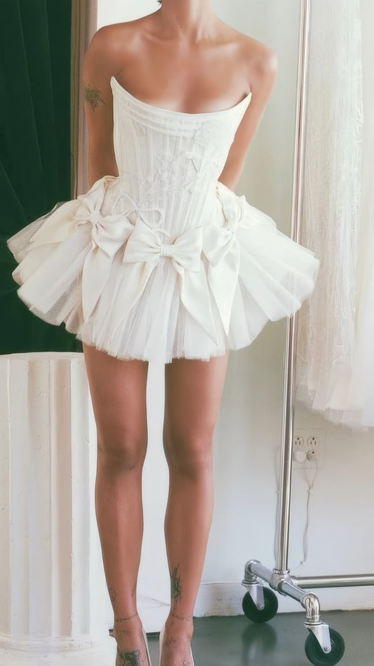 White Strapless A-Line Satin Tulle Short Prom Dresses Homecoming Dresses with Bow HZ1024