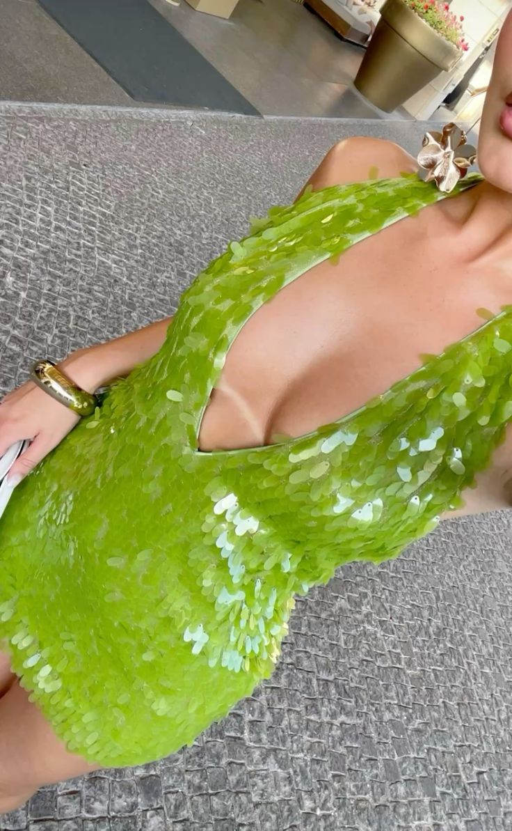 Green Deep V Neck Sheath Sequins Short Party Dresses Fashion Homecoming Dresses HZ1024