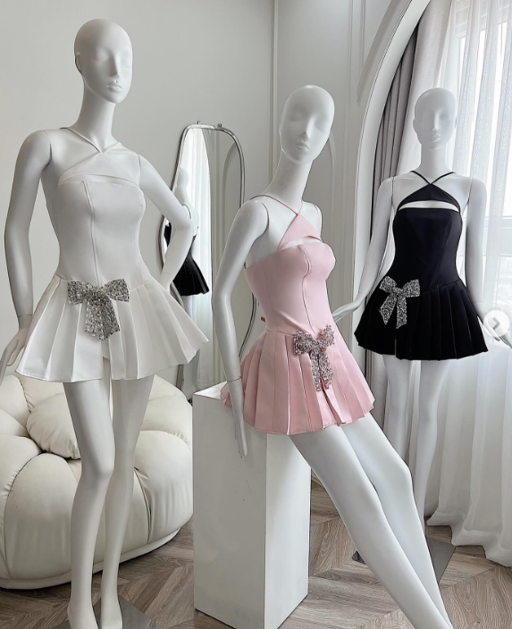 Black Halter A-Line Satin Pleated Short Evening Dress Elegant Party Dress HZ1024