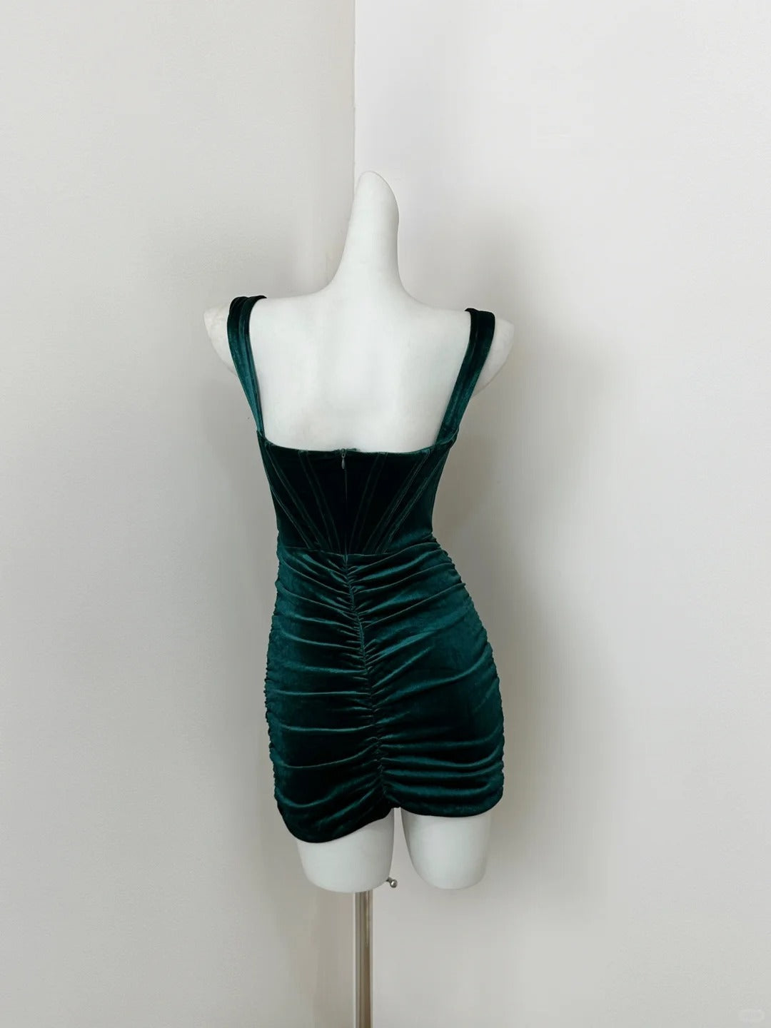 Retro Green Spaghetti Straps Bodycon Velvet Short Prom Dresses Elegant Homecoming Dress ED03143