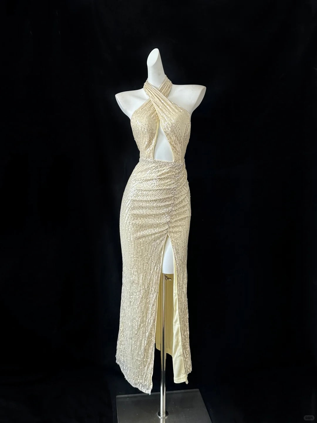Fashionable Light Yellow Halter Neck Sheath Sequin Evening Dress Elegant Party Dress ED03182