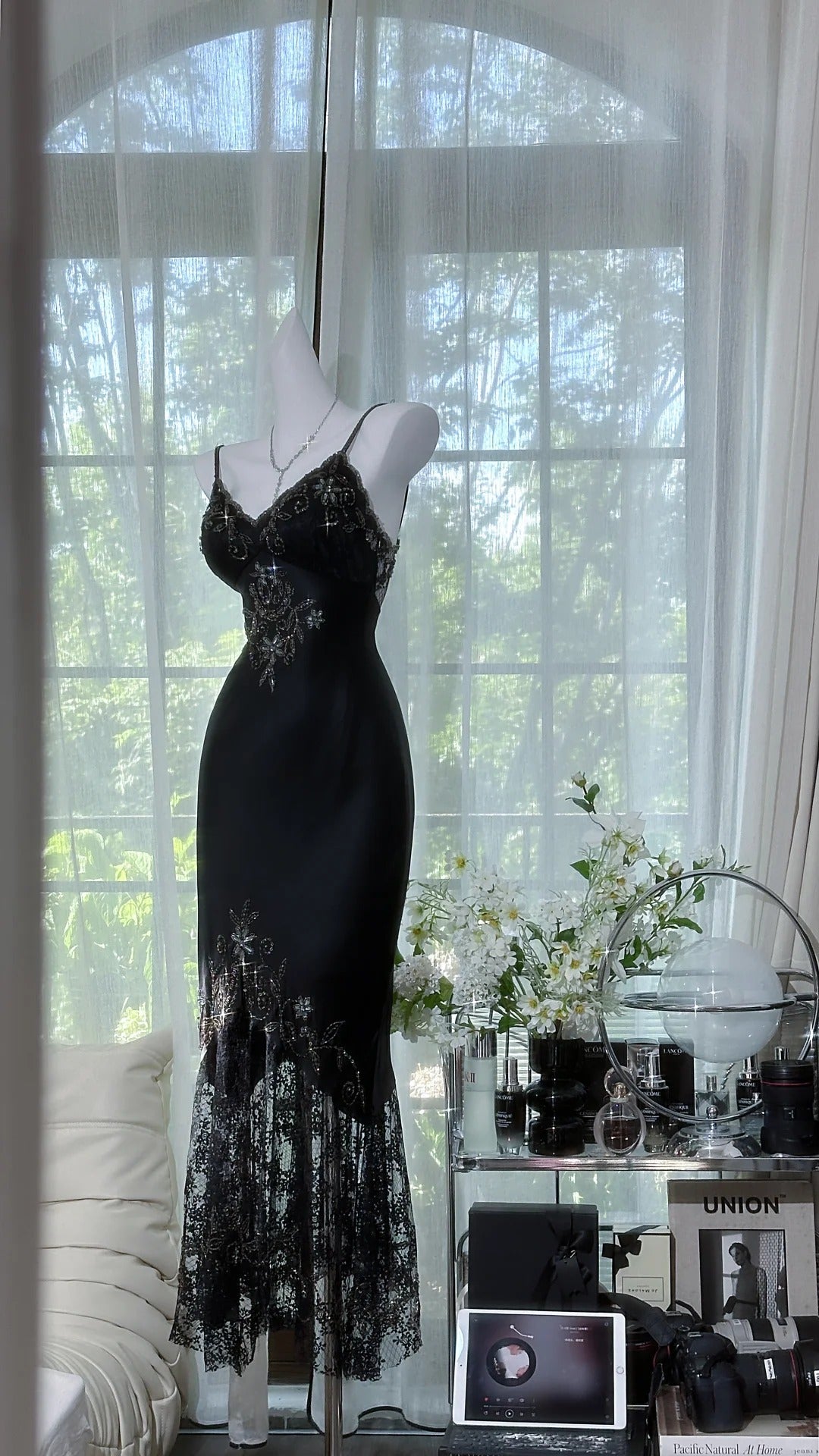 Elegant Black Spaghetti Straps Mermaid Lace Satin Prom Dresses Vintage Evening Gowns with Beadings ED03188