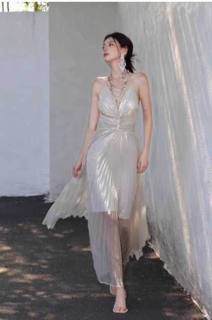 Champagne V-neck A-Line Pleated Long Evening Gowns Elegant Birthday Prom Dresses ED03543