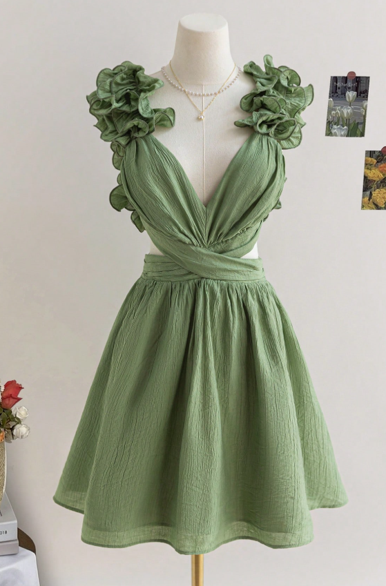 Green A-Line 8th Grade Homecoming Dress V Neck Backless Birthday Outfit Cute Cocktail Dress HZ1024