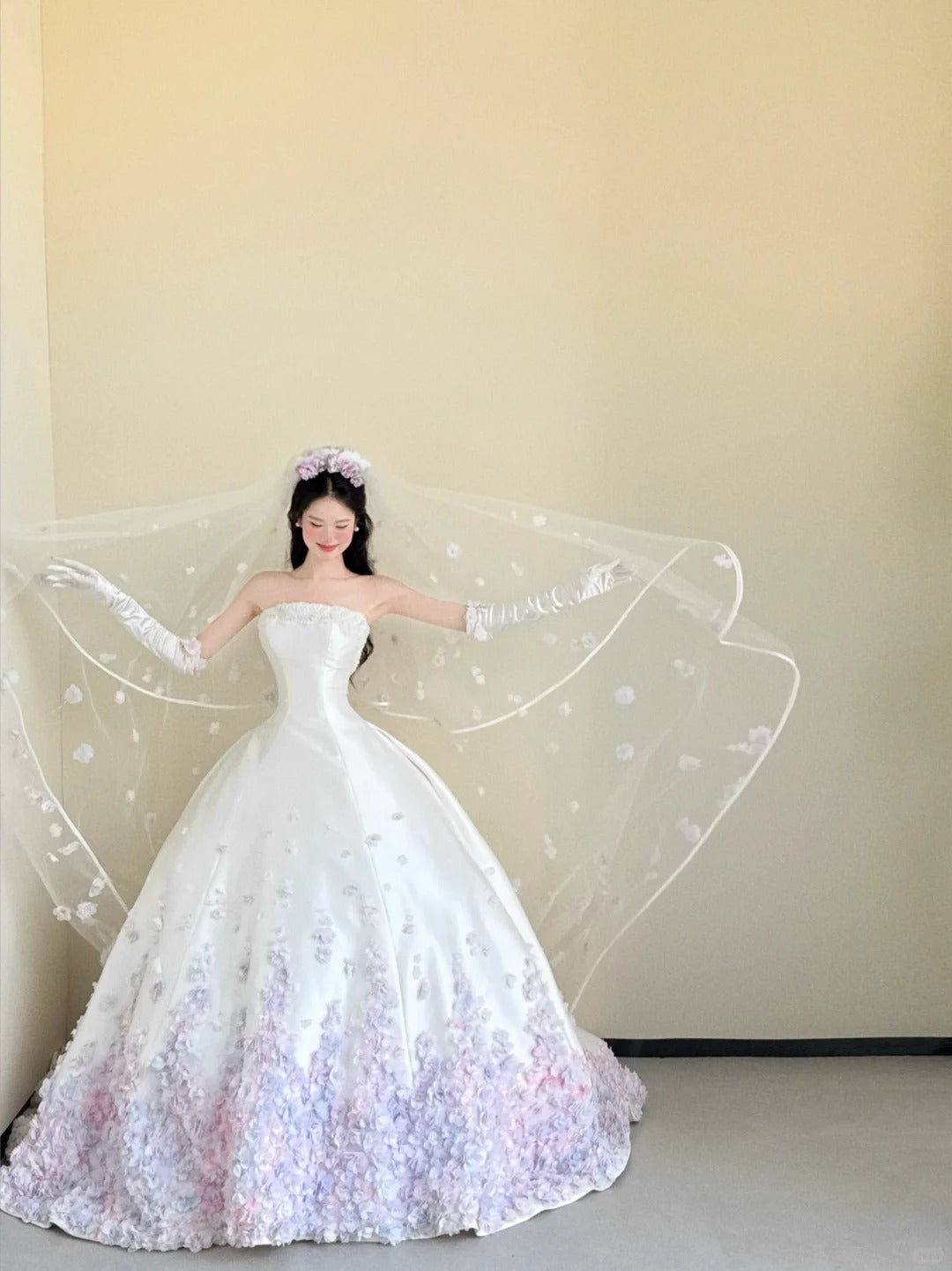 White Strapless Long Ball Gowns Quinceanera Dress Gorgeous Applique Wedding Dress Pretty Bridal Dress HZ1024