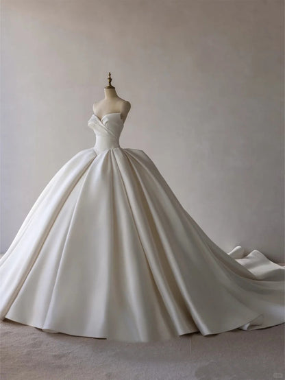 Elegant Ivory Sweetheart Bridal Gown Satin Ball Gown Wedding Dress Modest Bridal Dress ED03706